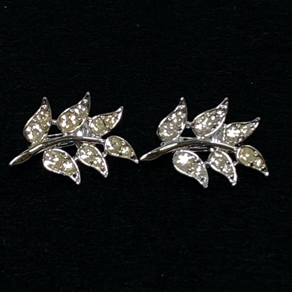 Sarah Coventry Signed Vintage  Harmony Clip On Earrings - Picture 1 of 7